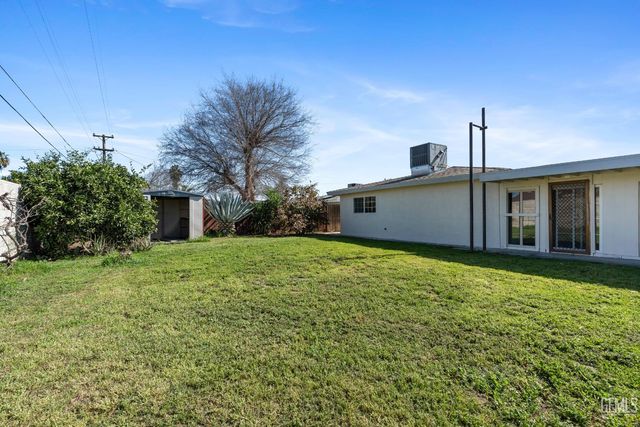 1900 Faxon Avenue, Bakersfield, CA 93304