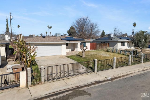 1900 Faxon Avenue, Bakersfield, CA 93304