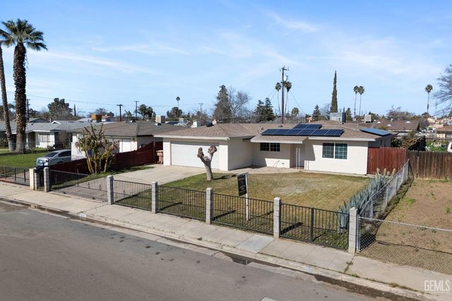 1900 Faxon Avenue, Bakersfield, CA 93304