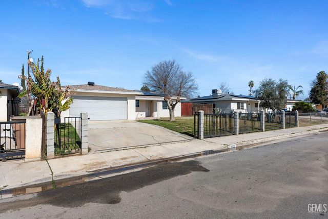 1900 Faxon Avenue, Bakersfield, CA 93304