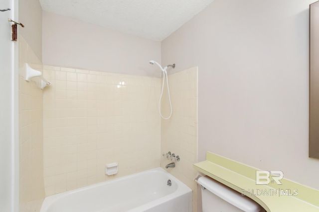 6928 N Cobblestone Way, Mobile, AL 36608