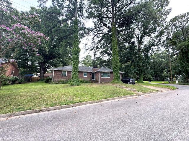 2 Kennedy Dr, Portsmouth, VA 23702