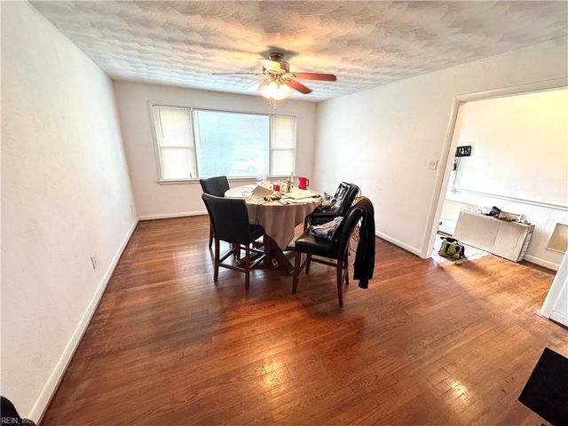 2 Kennedy Dr, Portsmouth, VA 23702