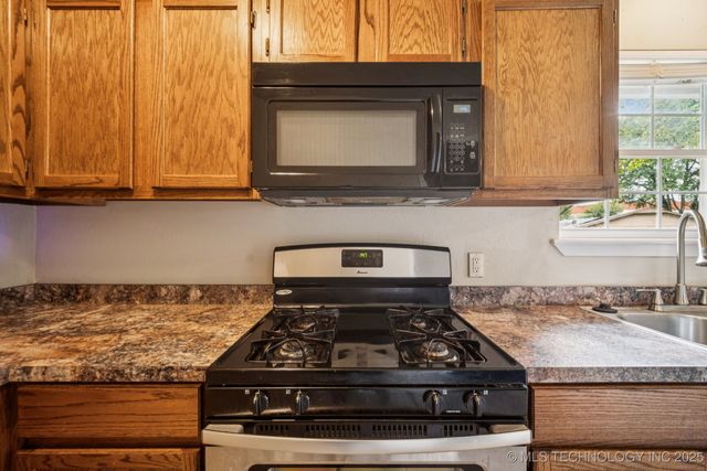 14336 S 299th East Avenue, Coweta, OK 74429