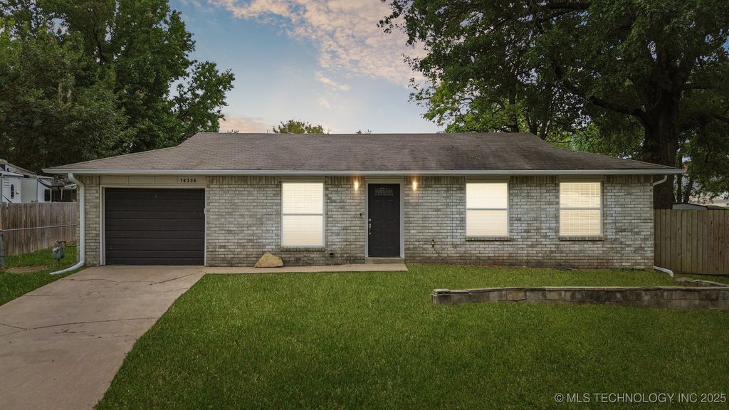 14336 S 299th East Avenue, Coweta, OK 74429