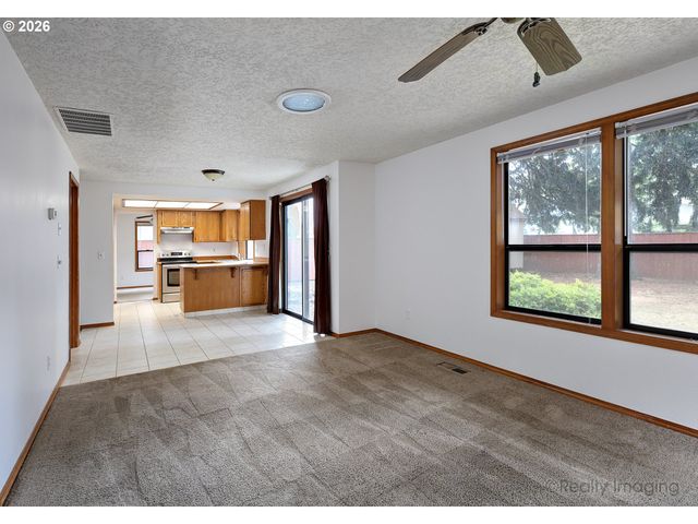 4017 Ne 157TH Ave, Vancouver, WA 98682