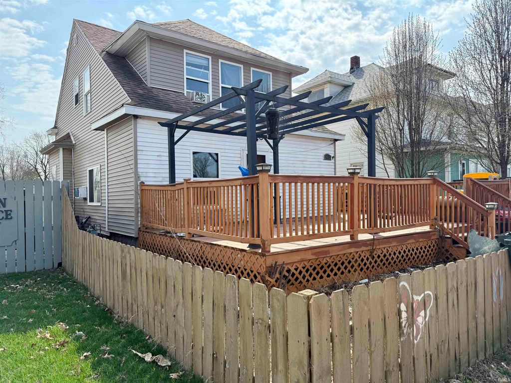 2512 Mishawaka Avenue, South Bend, IN 46615