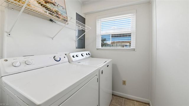 3537 Sandfiddler RD, Virginia Beach, VA 23456