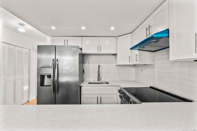 65 Patricia Road N, Bridgeport, CT 06606