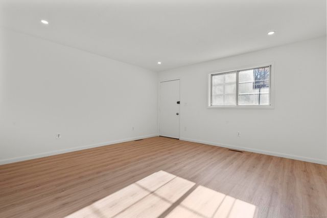 65 Patricia Road N, Bridgeport, CT 06606