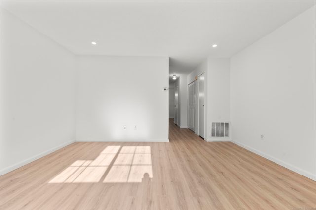 65 Patricia Road N, Bridgeport, CT 06606