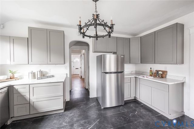 806 Appomattox St, Hopewell, VA 23860