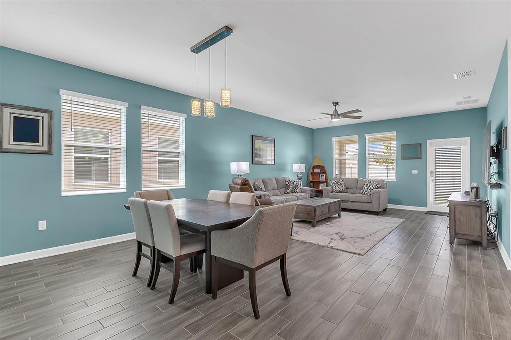 Image 5 of property listing at 1807 GOOD NEIGHBOR LOOP, Kissimmee, FL 34744