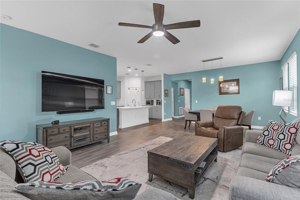 Image 10 of property listing at 1807 GOOD NEIGHBOR LOOP, Kissimmee, FL 34744