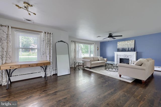 1700 MANOR ST, Columbia, PA 17512