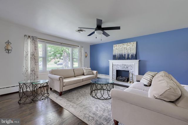 1700 MANOR ST, Columbia, PA 17512