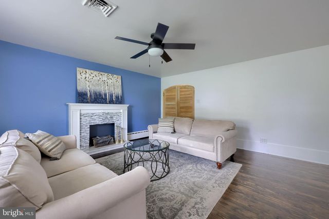1700 MANOR ST, Columbia, PA 17512