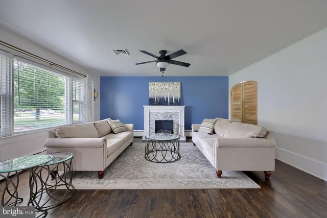 1700 MANOR ST, Columbia, PA 17512