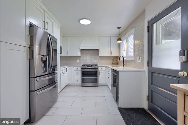 1700 MANOR ST, Columbia, PA 17512