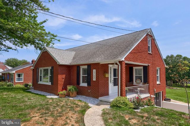 1700 MANOR ST, Columbia, PA 17512
