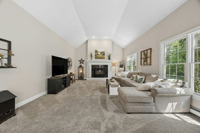 203 Maple St, Douglas, MA 01516