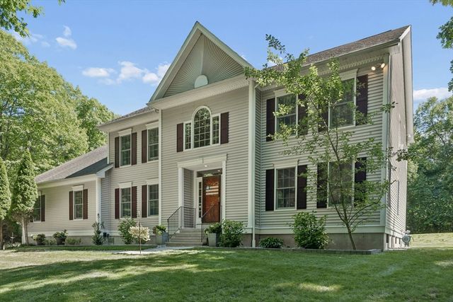 203 Maple St, Douglas, MA 01516