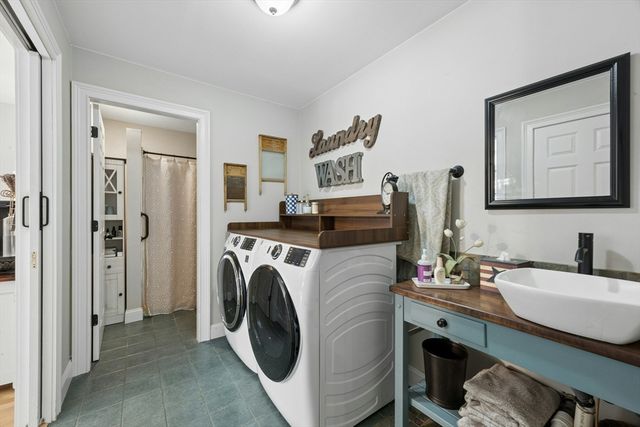 203 Maple St, Douglas, MA 01516