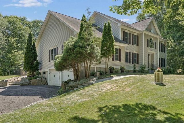203 Maple St, Douglas, MA 01516