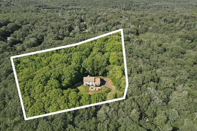 203 Maple St, Douglas, MA 01516