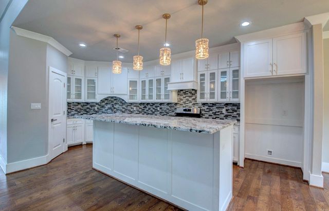 8001 Kanis Pines Drive, Little Rock, AR 72204