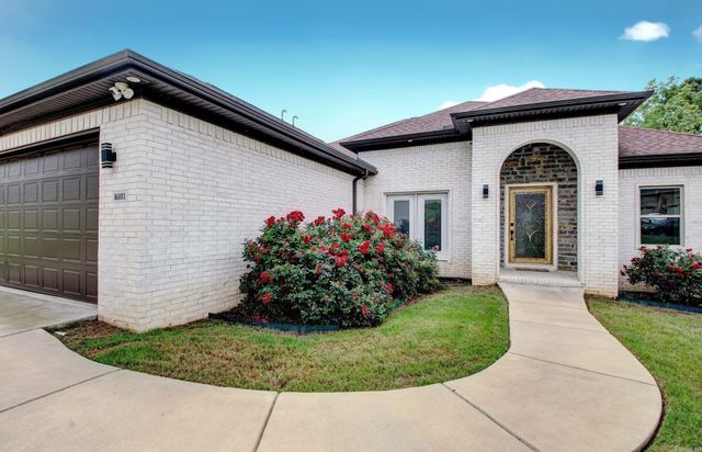 8001 Kanis Pines Drive, Little Rock, AR 72204