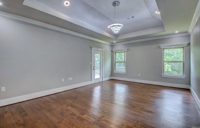 8001 Kanis Pines Drive, Little Rock, AR 72204
