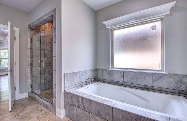 8001 Kanis Pines Drive, Little Rock, AR 72204
