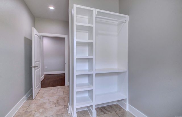 8001 Kanis Pines Drive, Little Rock, AR 72204