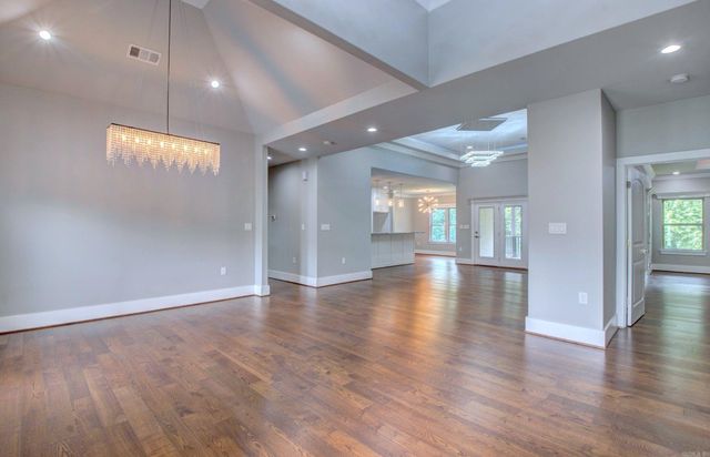 8001 Kanis Pines Drive, Little Rock, AR 72204