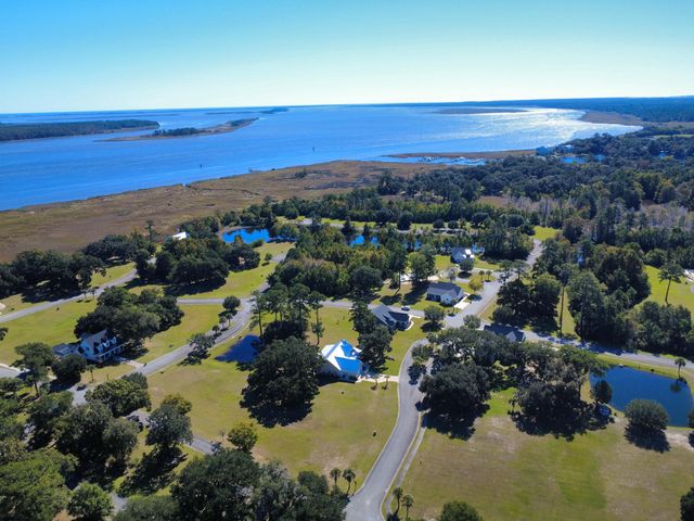 521 Oak Lawn Road, Georgetown, SC 29440