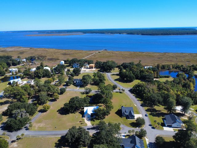 521 Oak Lawn Road, Georgetown, SC 29440