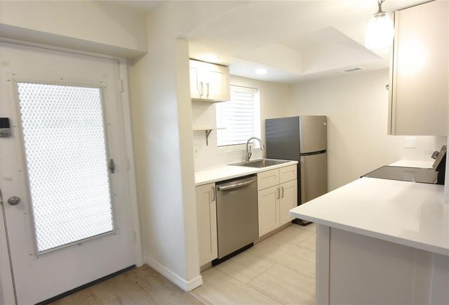 3751 S SCHOOL AVENUE 26, Sarasota, FL 34239