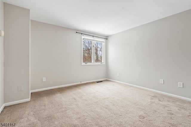 15 Village Way 4, Vernon Twp., NJ 07462