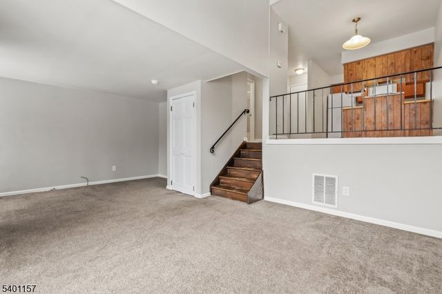 15 Village Way 4, Vernon Twp., NJ 07462