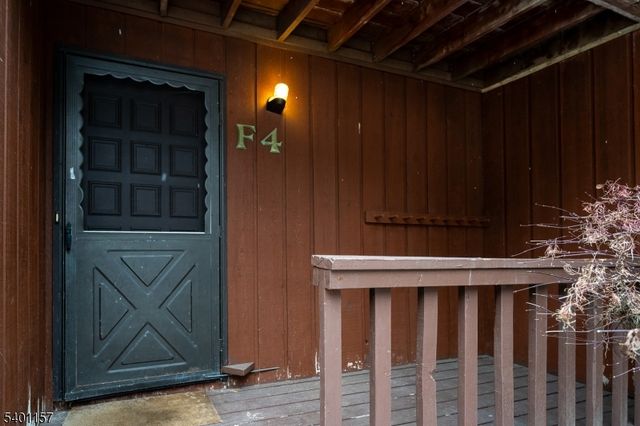 15 Village Way 4, Vernon Twp., NJ 07462