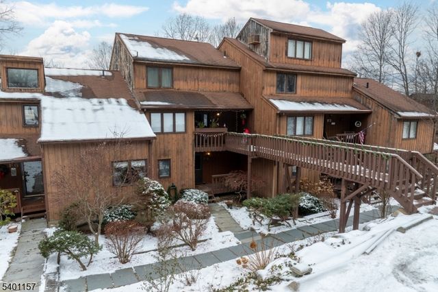 15 Village Way 4, Vernon Twp., NJ 07462