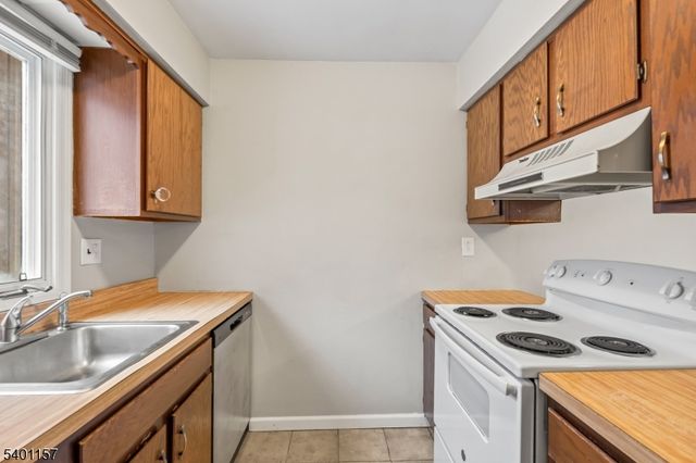 15 Village Way 4, Vernon Twp., NJ 07462