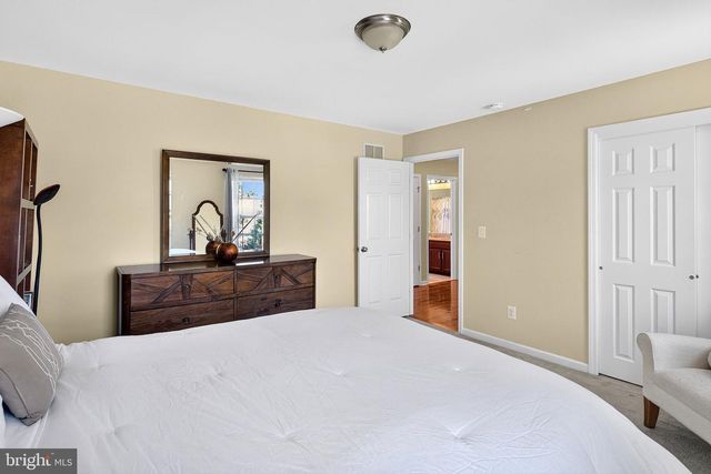486 WALKER AVE, Ewing, NJ 08628