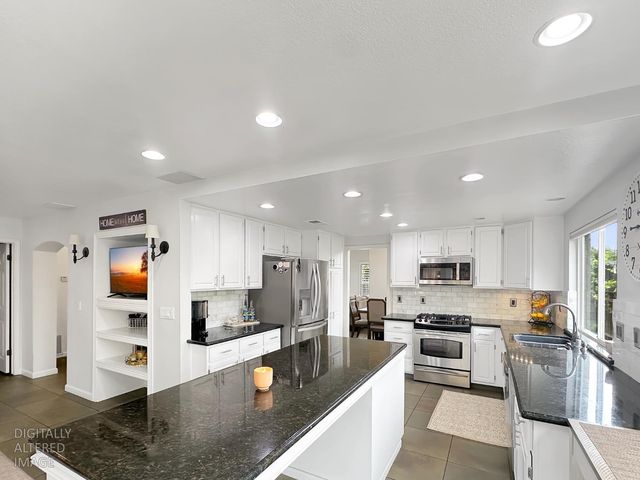 10425 Big Horn Ct, Stockton, CA 95209