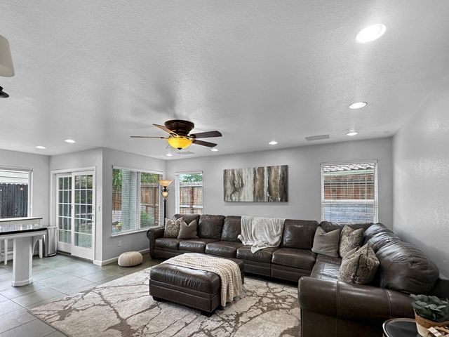 10425 Big Horn Ct, Stockton, CA 95209