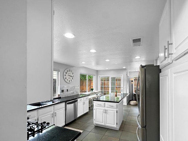 10425 Big Horn Ct, Stockton, CA 95209