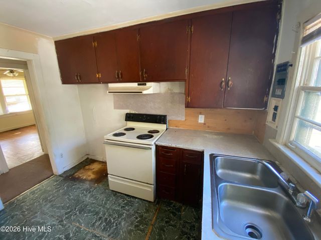 1007 W Washington Avenue, Kinston, NC 28501