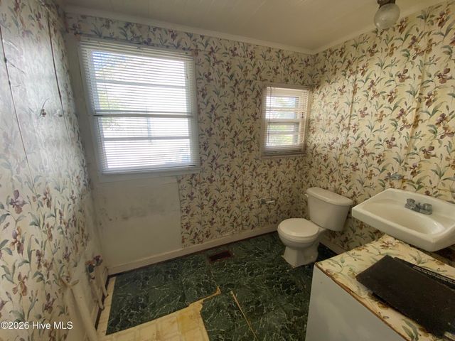 1007 W Washington Avenue, Kinston, NC 28501