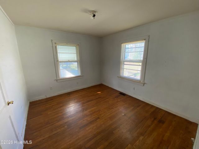 1007 W Washington Avenue, Kinston, NC 28501